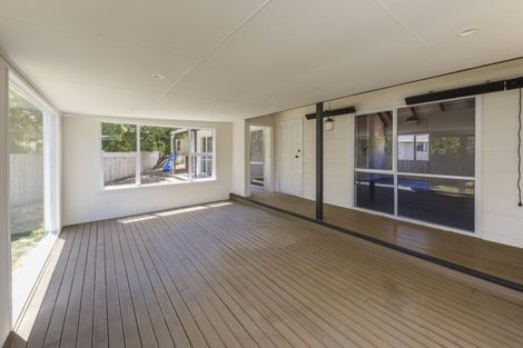 Photo of property in 19 Peppertree Glade, Kelvin Grove, Palmerston North, 4414