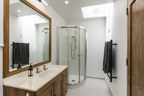 Photo of property in 10 Sydenham Street, Northland, Wellington, 6012