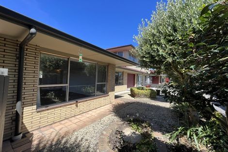Photo of property in 39 Searells Road, Strowan, Christchurch, 8052