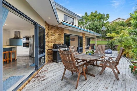 Photo of property in 5 Hanly Close, West Harbour, Auckland, 0618
