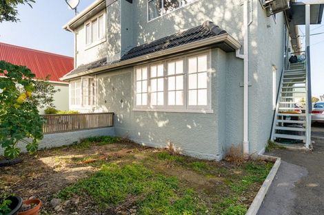 Photo of property in 42c Apu Crescent, Lyall Bay, Wellington, 6022