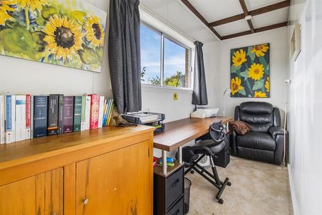 Photo of property in 69 Rhodes Street, Waimate, 7924