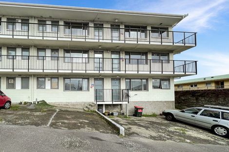 Photo of property in 2/4 Derby Street, Mount Victoria, Wellington, 6011