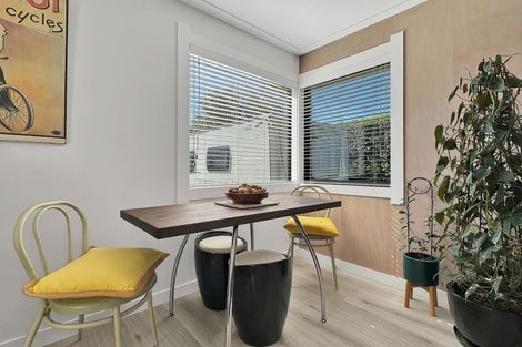 Photo of property in 11 Gibbs Place, Kinloch, Taupo, 3377