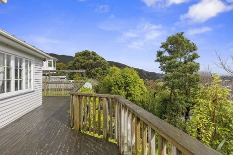 Photo of property in 33 Woodvale Grove, Fairfield, Lower Hutt, 5011