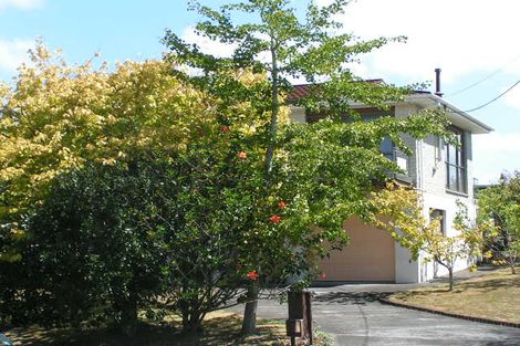 Photo of property in 2/3 Fairfax Avenue, Northcote, Auckland, 0627