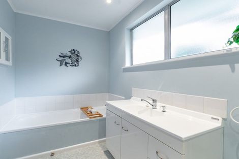 Photo of property in 52 Whitby Street, Burnside, Christchurch, 8053