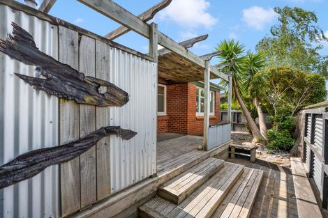 Photo of property in 12 Cambridge Road, Martinborough, 5711