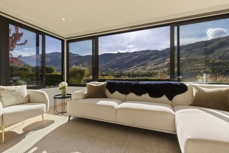 Photo of property in 2 Owen Marshall Lane, Arrowtown, 9371