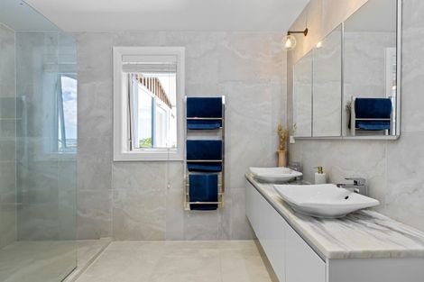 Photo of property in 21a Castor Bay Road, Castor Bay, Auckland, 0620