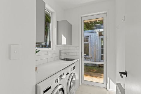 Photo of property in 107 Fulford Street, New Plymouth, 4310