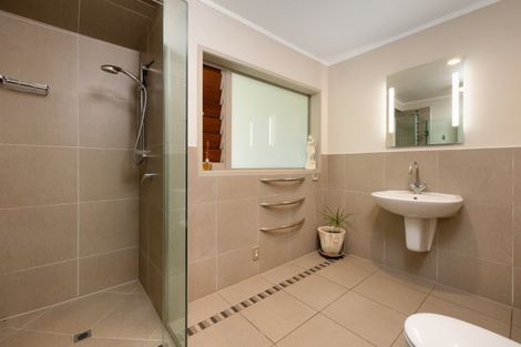 Photo of property in 16r Gunbar Drive, Welcome Bay, Tauranga, 3175