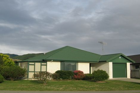 Photo of property in 106 Makarini Street, Paraparaumu, 5032