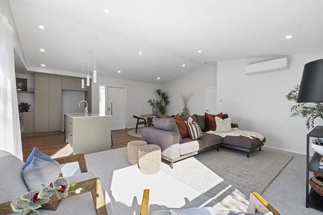 Photo of property in 52 Wairau Road, Oakura, 4314