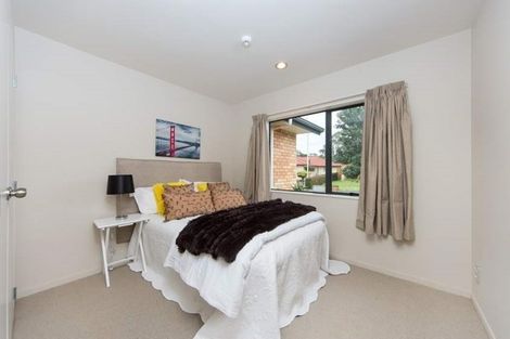 Photo of property in 31 South Kensington Way, Henderson, Auckland, 0612