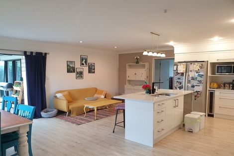 Photo of property in 22 Ripple Grove, Waiuku, 2123