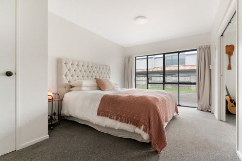 Photo of property in 30 Marine Parade, Mount Maunganui, 3116