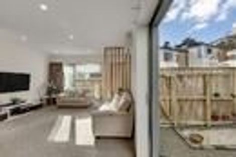 Photo of property in 7u7 Handyside Street, Tawa, Wellington, 5028