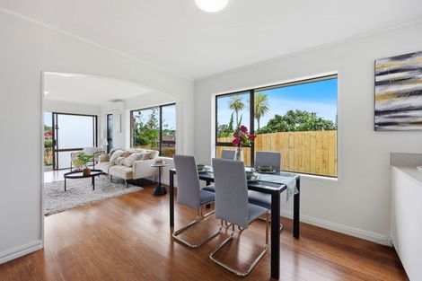 Photo of property in 2/39 Rapallo Place, Farm Cove, Auckland, 2012
