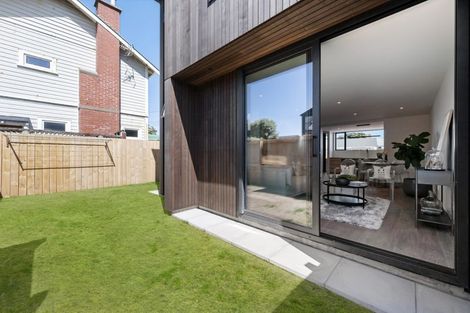 Photo of property in 96a Apu Crescent, Lyall Bay, Wellington, 6022