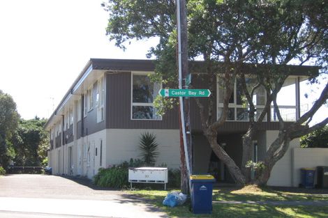 Photo of property in 2/30 Castor Bay Road, Castor Bay, Auckland, 0620