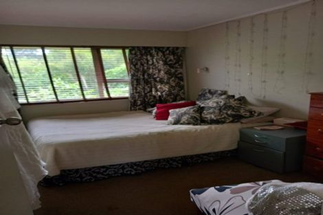 Photo of property in 2 Norman Road, Titirangi, Auckland, 0604