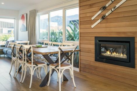 Photo of property in 21 Kapuka Lane, Wanaka, 9305
