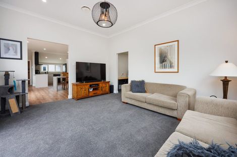 Photo of property in 7 Pirie Street, Palmerston North, 4410