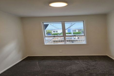 Photo of property in 4 Beazley Place, Glendene, Auckland, 0602
