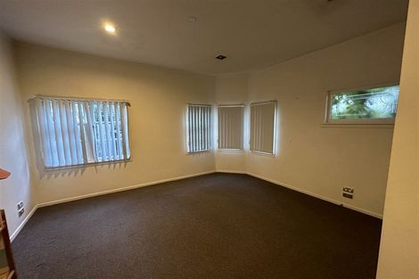 Photo of property in 2/54 Lynwood Road, New Lynn, Auckland, 0600