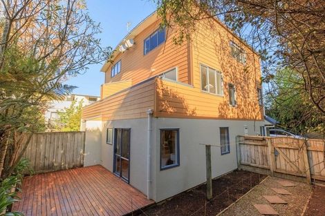 Photo of property in 2a Stella Grove, Newlands, Wellington, 6037