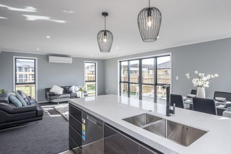 Photo of property in 10 Paioke Street, Waikanae, 5036