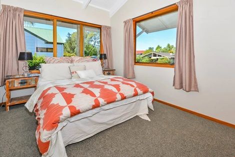 Photo of property in 7 Sandiacre Way, Browns Bay, Auckland, 0630