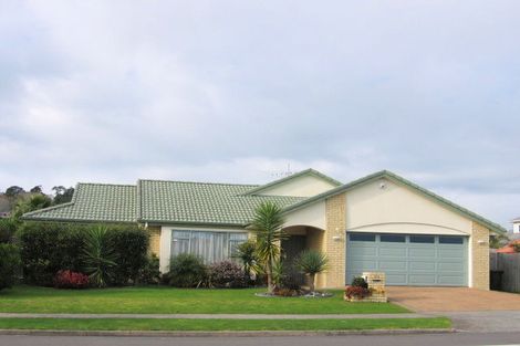 Photo of property in 214 Kilkenny Drive, East Tamaki Heights, Auckland, 2016