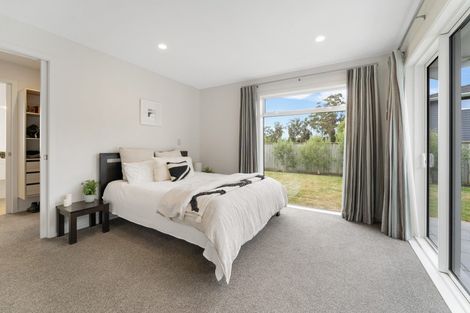 Photo of property in 46 Resolution Drive, Whitby, Porirua, 5024