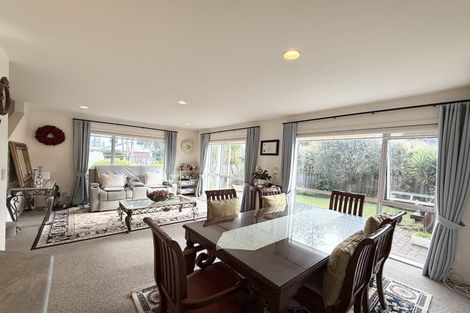 Photo of property in 1/86 Fernhill Way, Oteha, Auckland, 0632