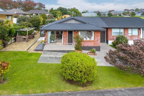 Photo of property in 2/29 Rapallo Place, Farm Cove, Auckland, 2012
