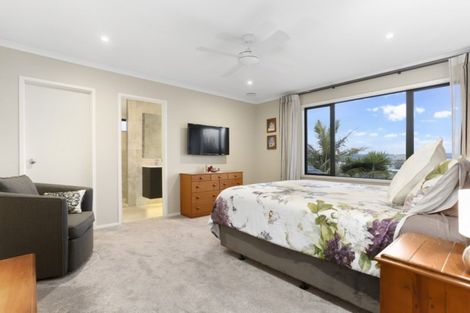 Photo of property in 2 Driftwood Drive, Red Beach, 0932