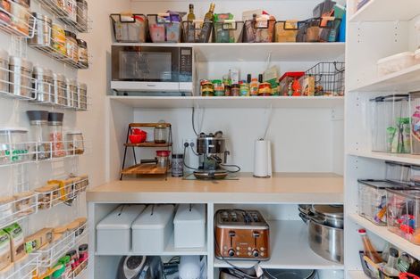 Photo of property in 13 Papa Orchard Drive, Kumeu, 0810