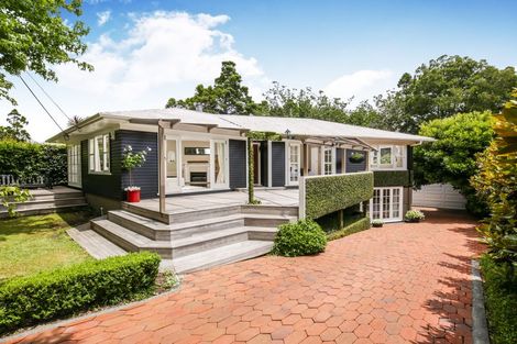 Photo of property in 559 South Titirangi Road, Titirangi, Auckland, 0604