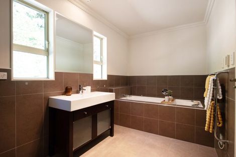 Photo of property in 19 Bunker Way, Strathmore Park, Wellington, 6022