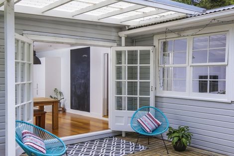 Photo of property in 263 Huia Road, Titirangi, Auckland, 0604