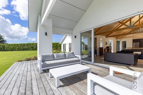 Photo of property in 88 Taupaki Road, Taupaki, 0782