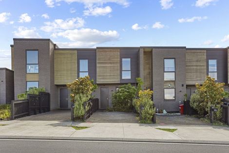 Photo of property in 3/46 Jane Maree Road, Kumeu, 0810