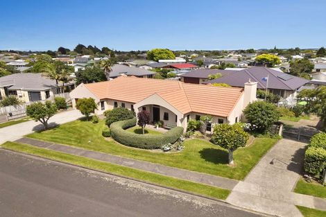 Photo of property in 44 Easton Way, Levin, 5510