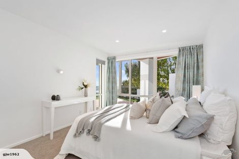 Photo of property in 214b Mount Pleasant Road, Mount Pleasant, Christchurch, 8081