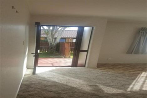 Photo of property in 2/23 Septimus Place, Henderson, Auckland, 0612