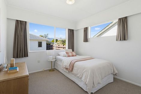 Photo of property in 12 Nimmo Avenue West, Waikanae, 5036