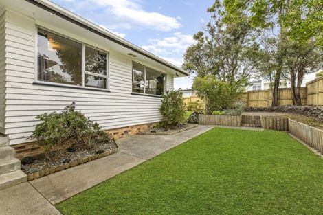 Photo of property in 56 Judkins Crescent, Cockle Bay, Auckland, 2014