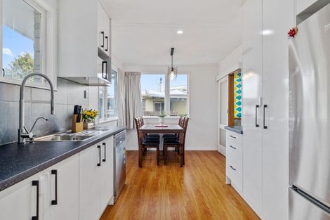 Photo of property in 2 Ajax Place, Highbury, Palmerston North, 4412